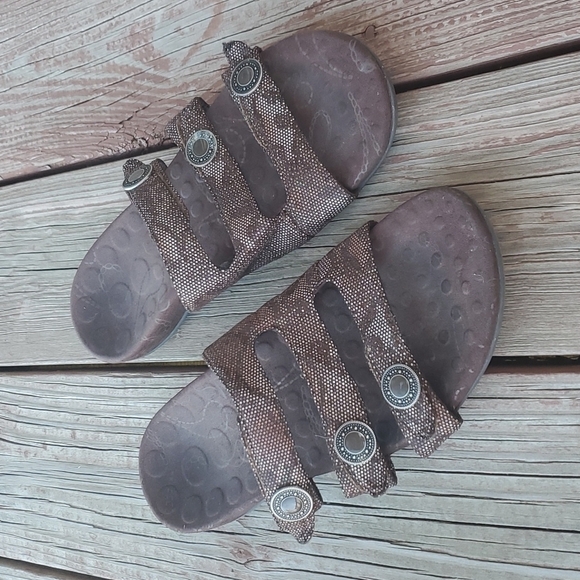 Orthoheel Vionic Flip Flop Flats Dnake Triple Strap Sandals Shoes sz 9 - Picture 2 of 10